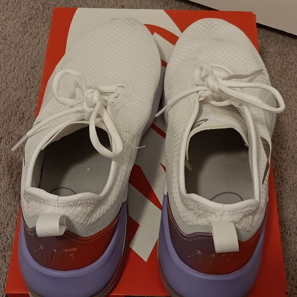 Womens Nike air max motion 2 running shoes in white red and lavender 11.5 - Picture 7 of 9